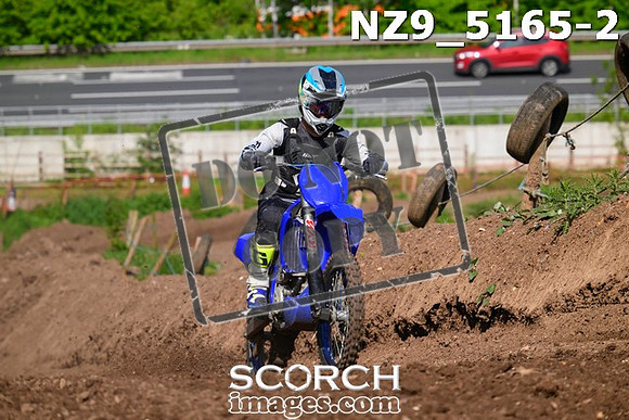 NZ9_5165-2