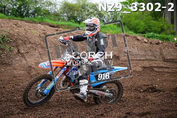 NZ9_3302-2