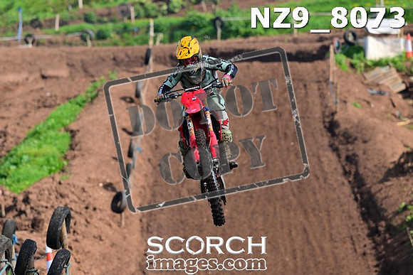NZ9_8073
