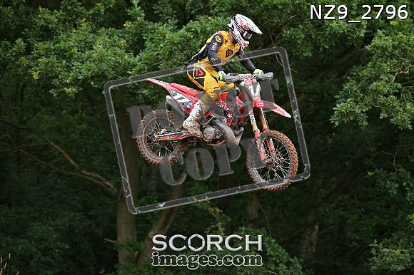 NZ9_2796
