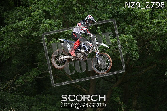 NZ9_2798