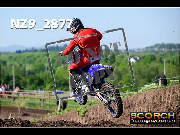 Experts-052