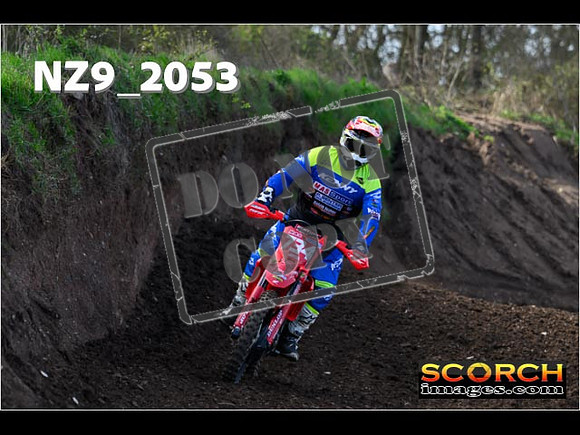 Experts-089