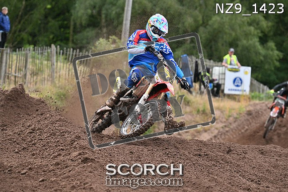 NZ9_1423