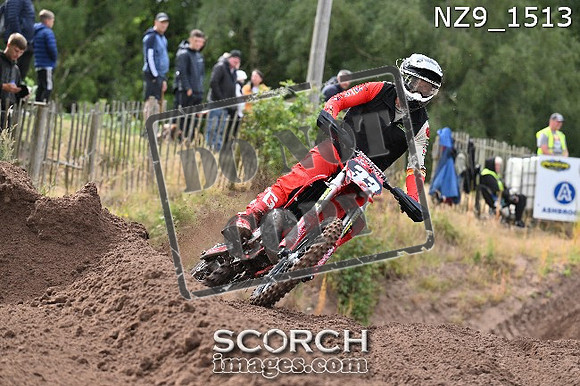 NZ9_1513
