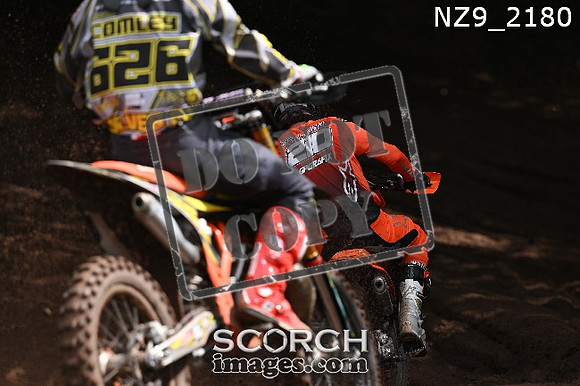 NZ9_2180