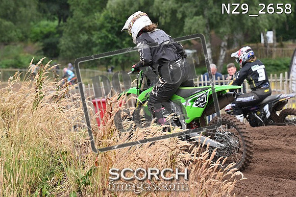 NZ9_2658