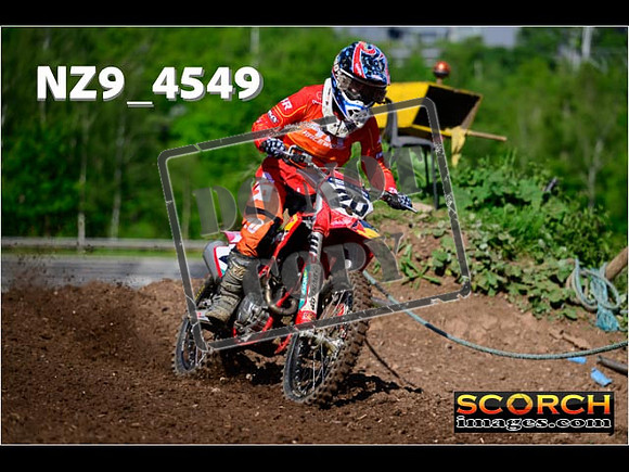 Experts-056