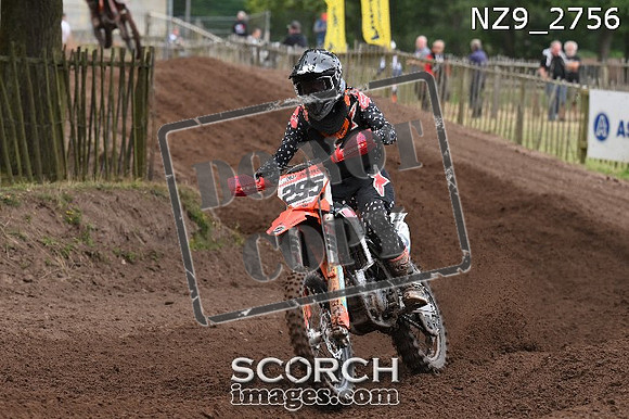 NZ9_2756