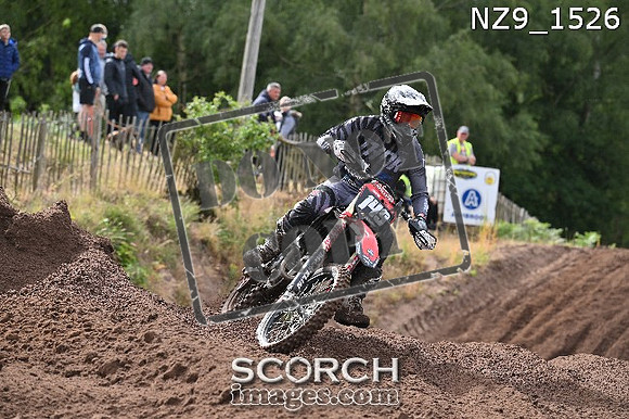 NZ9_1526