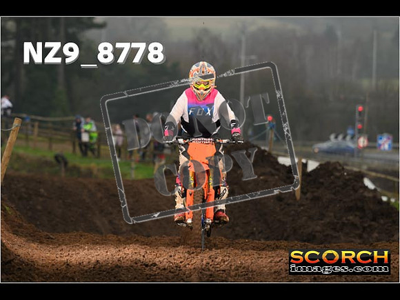 Experts-076