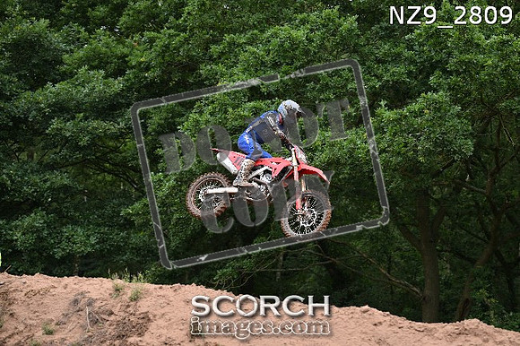 NZ9_2809