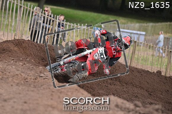 NZ9_1635