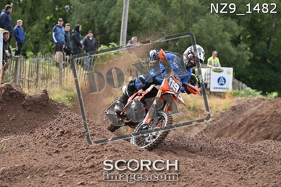 NZ9_1482