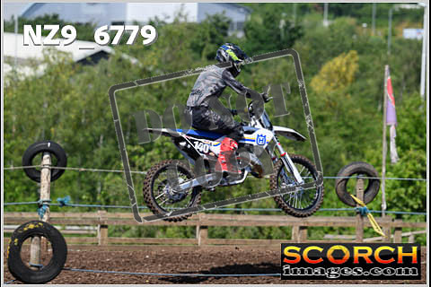 Experts-220