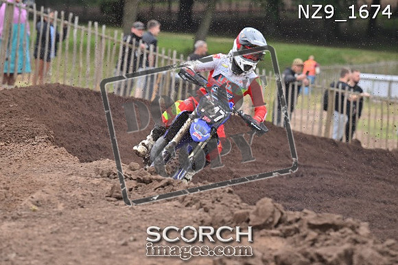 NZ9_1674