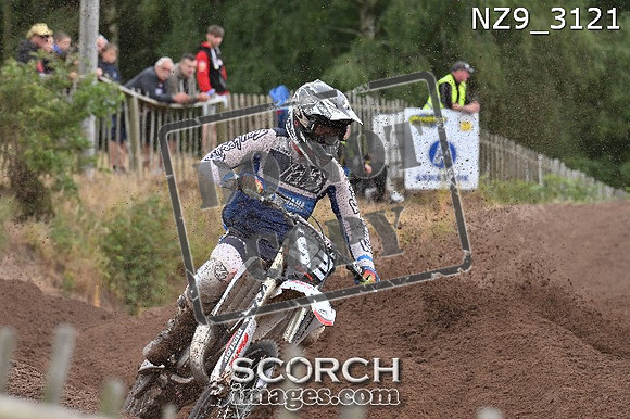 NZ9_3121