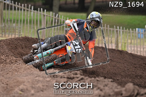 NZ9_1694