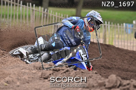 NZ9_1697