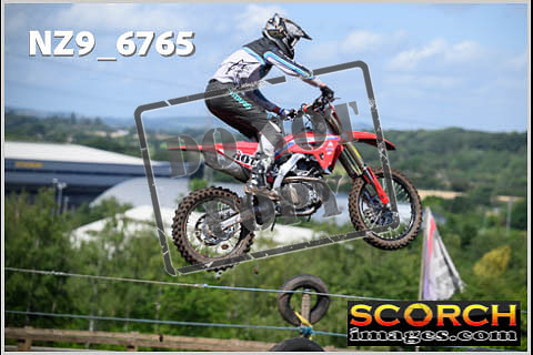 Experts-206