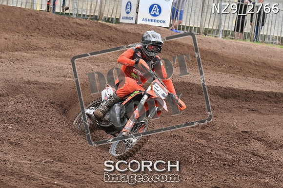 NZ9_2766