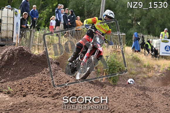 NZ9_1530