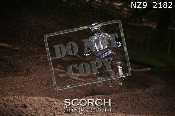 NZ9_2182