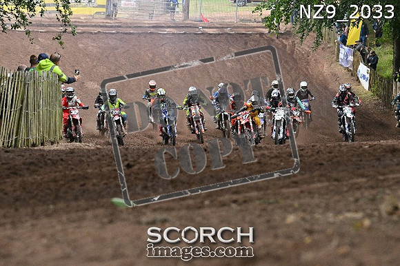 NZ9_2033