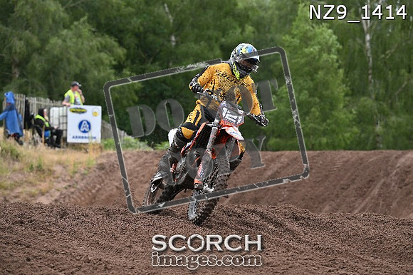 NZ9_1414