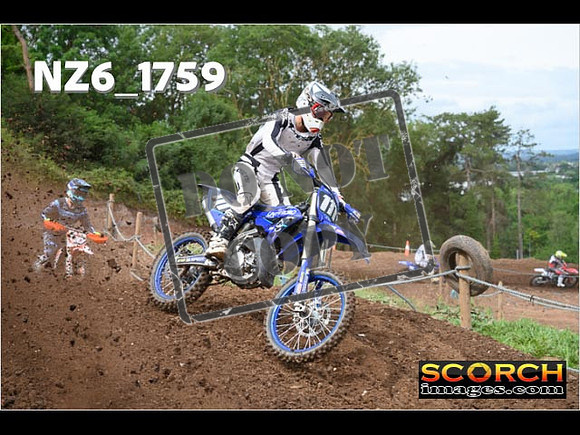 Experts-075
