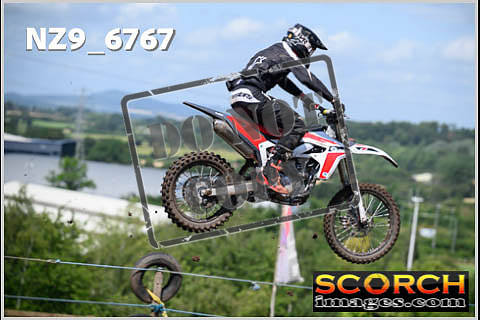 Experts-208