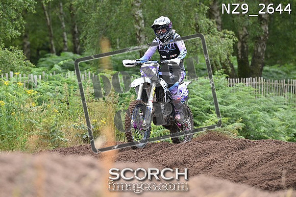 NZ9_2644