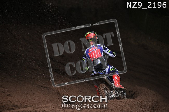 NZ9_2196