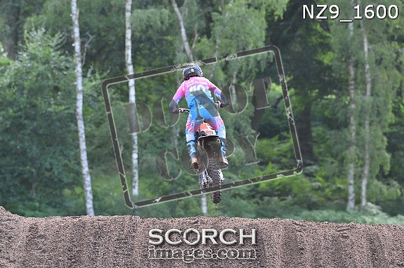 NZ9_1600