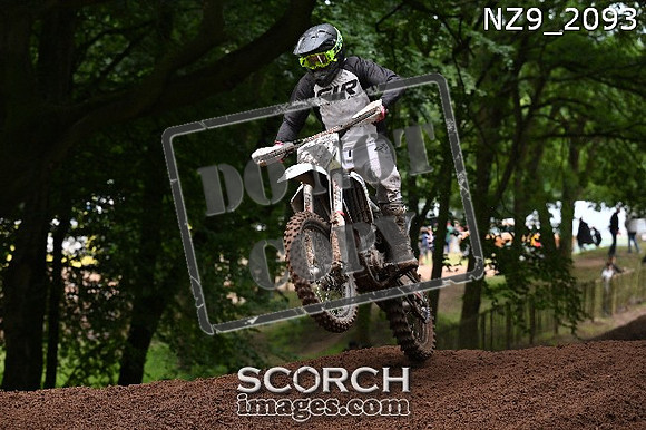NZ9_2093