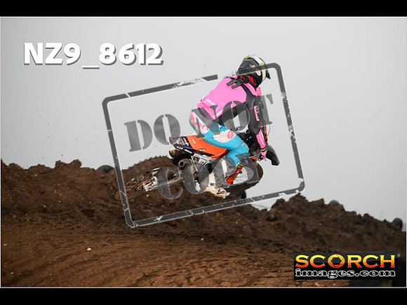 Experts-057
