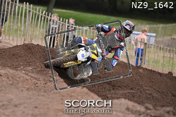NZ9_1642
