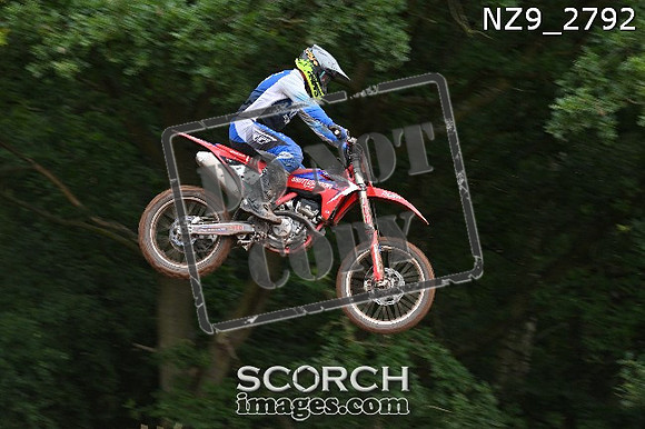 NZ9_2792