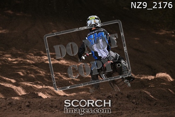 NZ9_2176