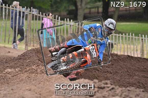 NZ9_1679
