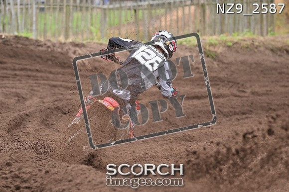 NZ9_2587
