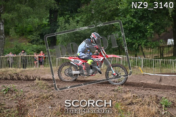 NZ9_3140