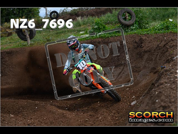 Experts-076
