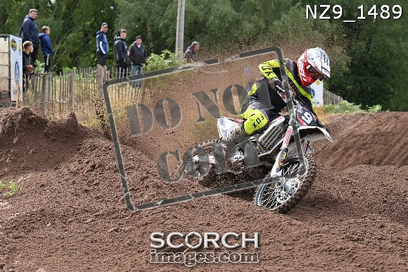 NZ9_1489