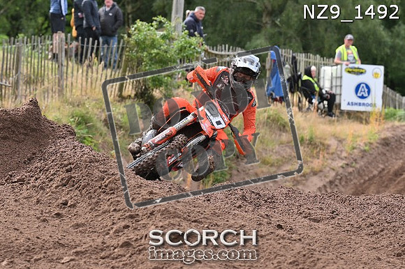 NZ9_1492