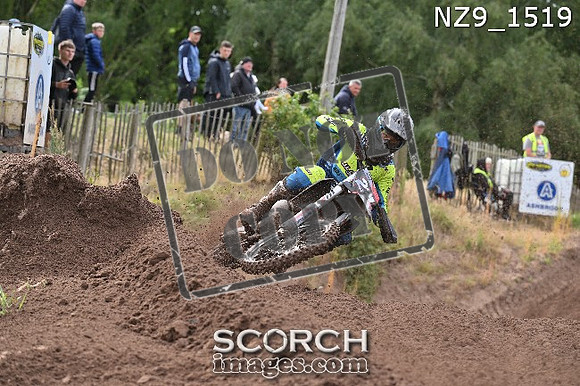 NZ9_1519