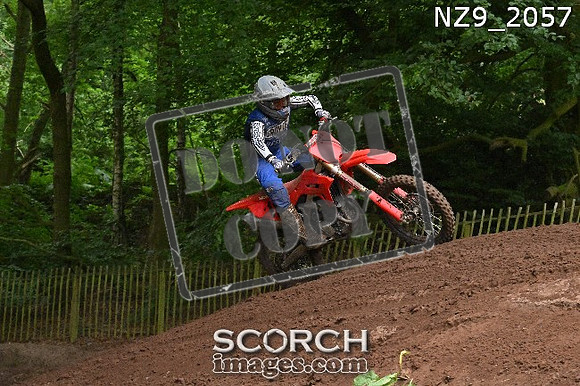 NZ9_2057