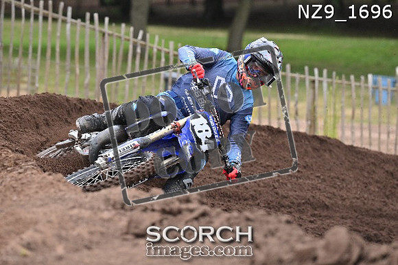 NZ9_1696