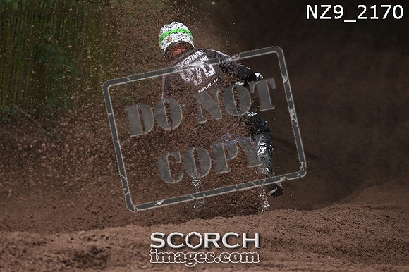 NZ9_2170