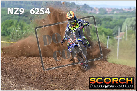 Experts-073
